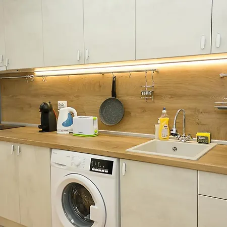 Simple And Spacious 1-bebroom Flat With Terrace アパート ヴァルナ